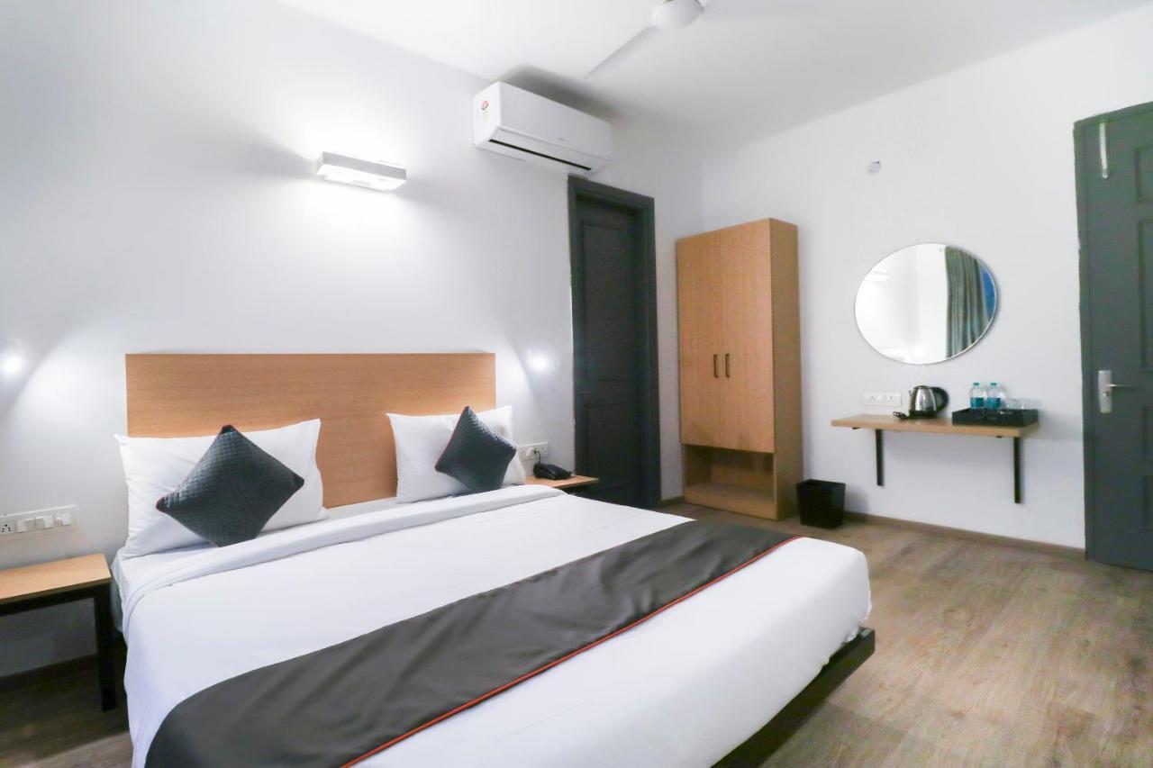 Townhouse Noida Sector 71 Near Iskcon Temple Noida Hotel Indirapuram Kültér fotó