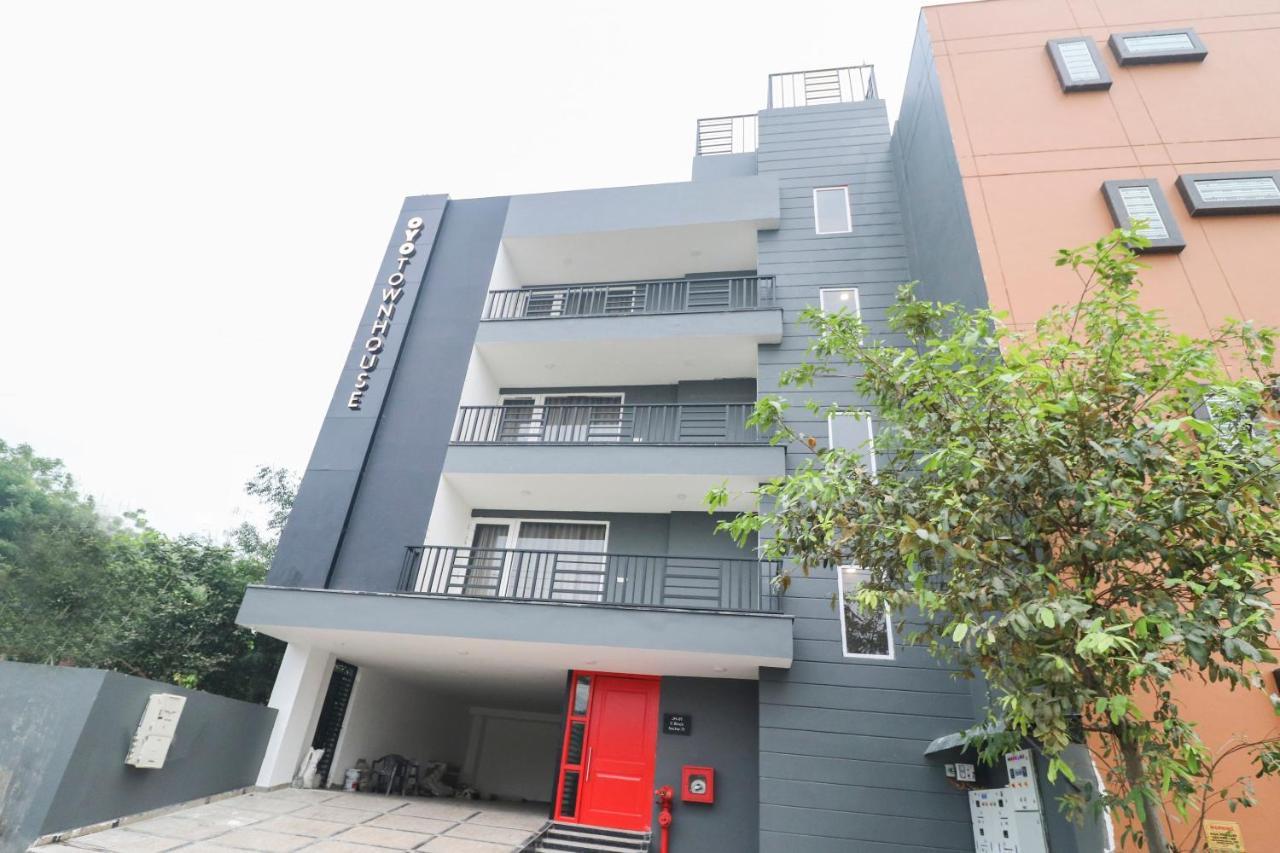 Townhouse Noida Sector 71 Near Iskcon Temple Noida Hotel Indirapuram Kültér fotó