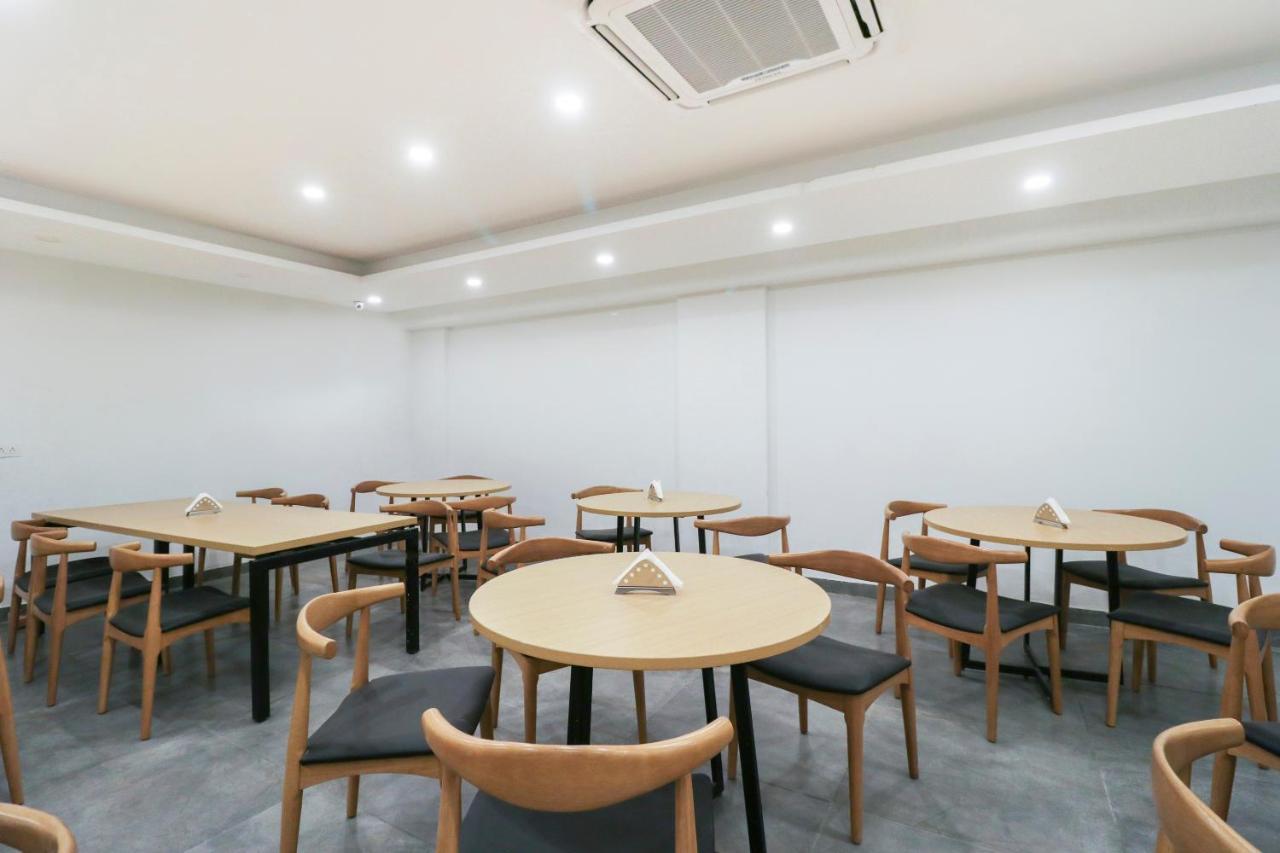 Townhouse Noida Sector 71 Near Iskcon Temple Noida Hotel Indirapuram Kültér fotó