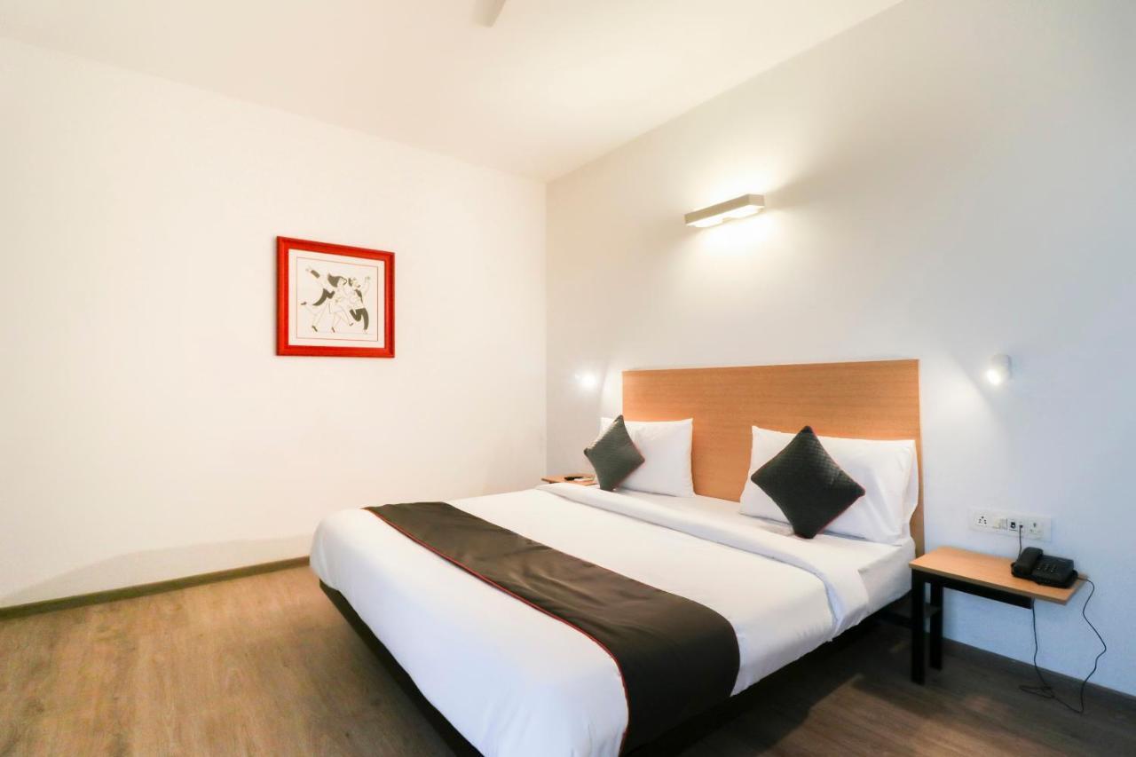 Townhouse Noida Sector 71 Near Iskcon Temple Noida Hotel Indirapuram Kültér fotó