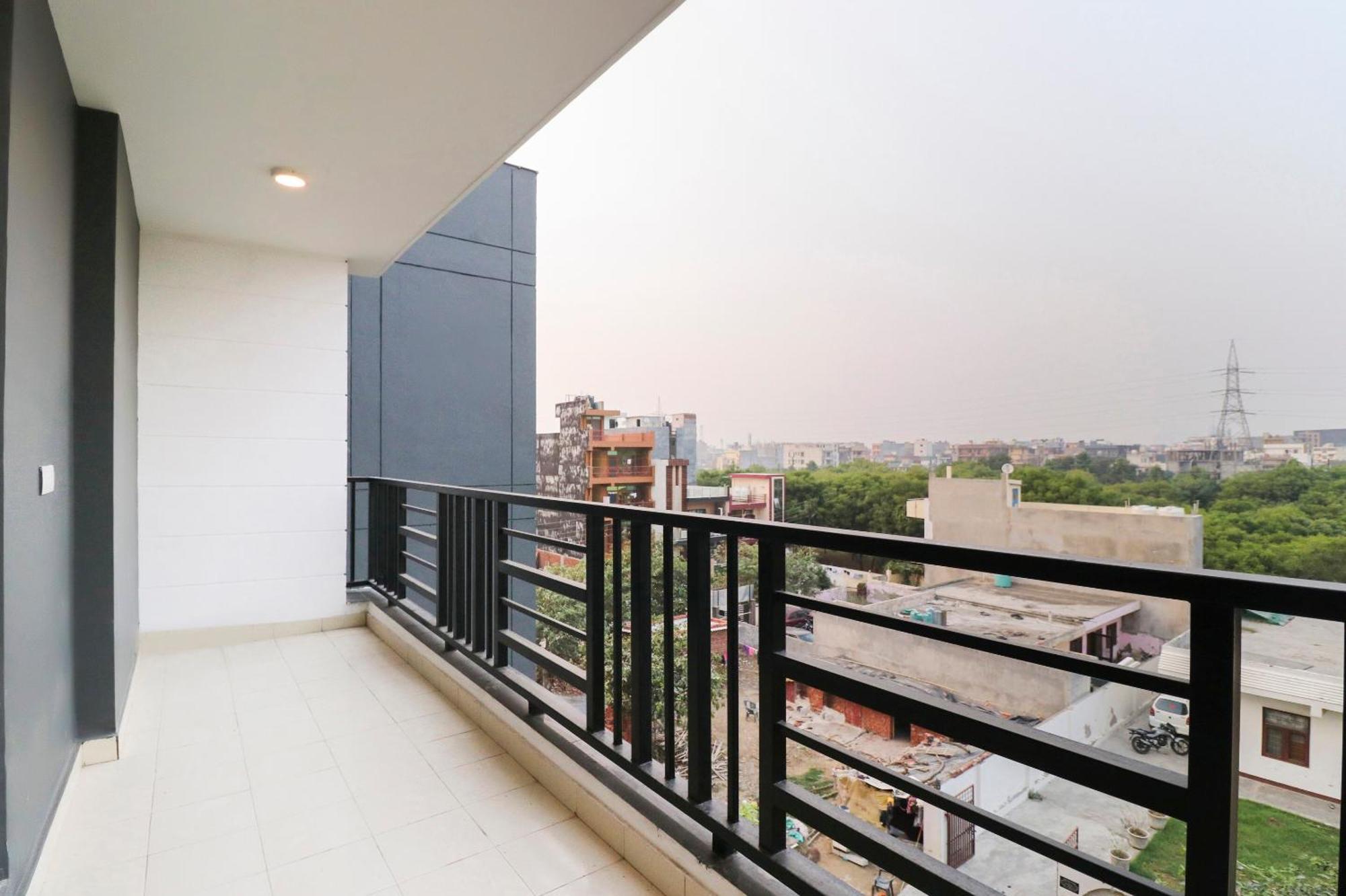 Townhouse Noida Sector 71 Near Iskcon Temple Noida Hotel Indirapuram Kültér fotó