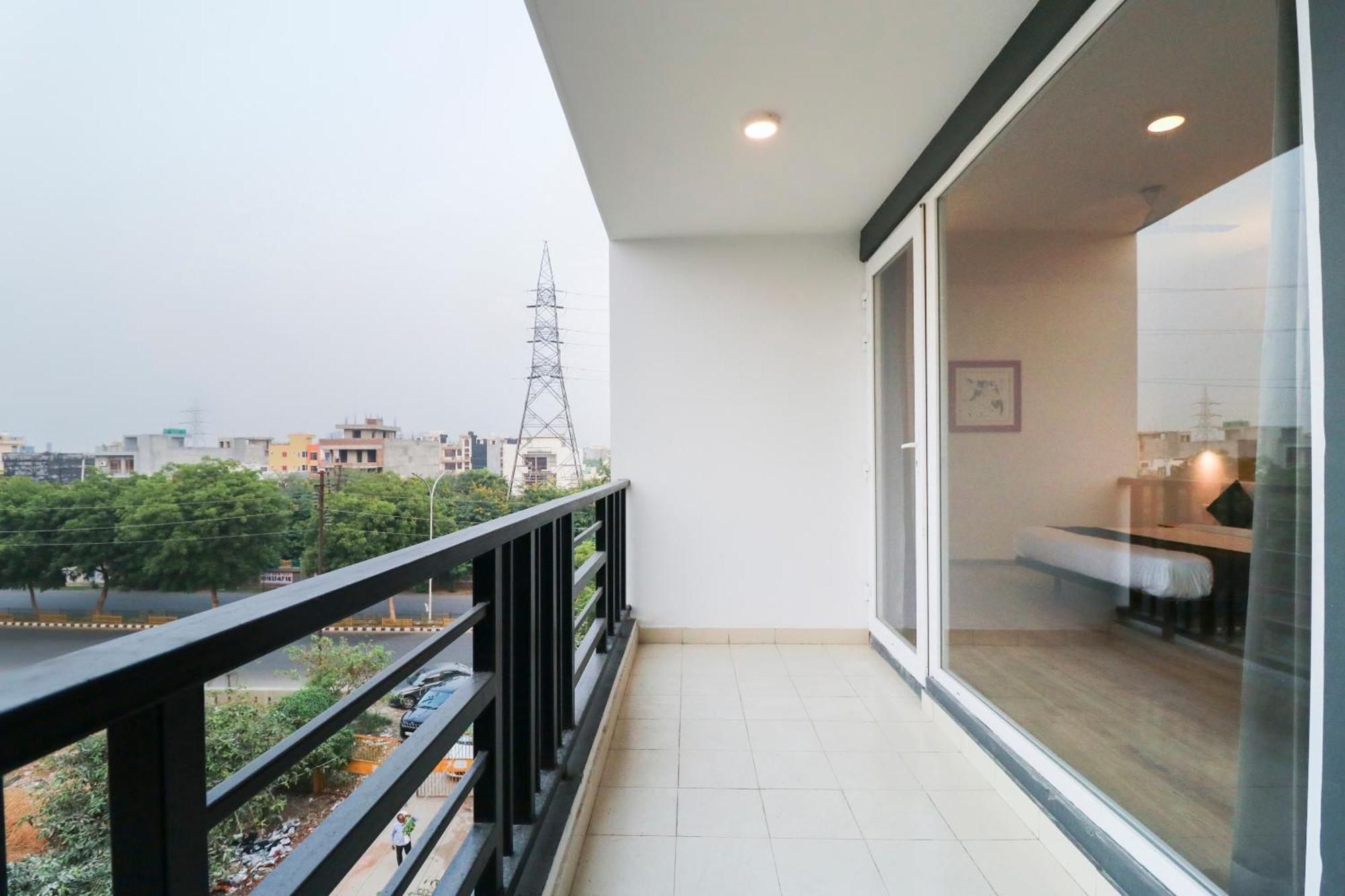 Townhouse Noida Sector 71 Near Iskcon Temple Noida Hotel Indirapuram Kültér fotó