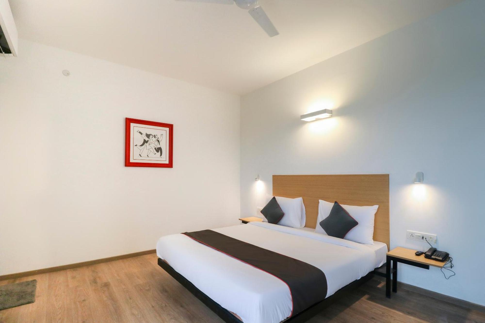 Townhouse Noida Sector 71 Near Iskcon Temple Noida Hotel Indirapuram Kültér fotó