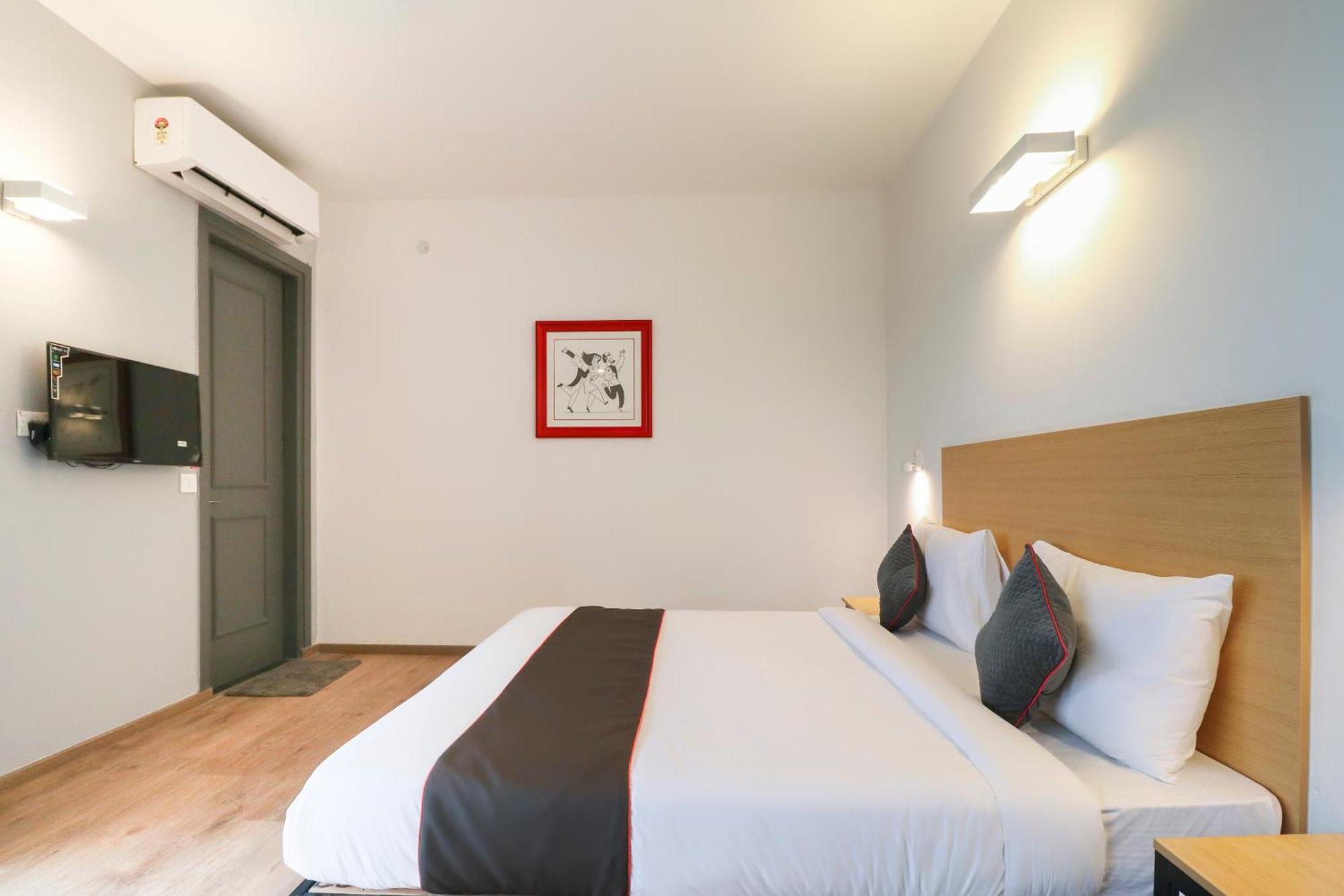Townhouse Noida Sector 71 Near Iskcon Temple Noida Hotel Indirapuram Kültér fotó